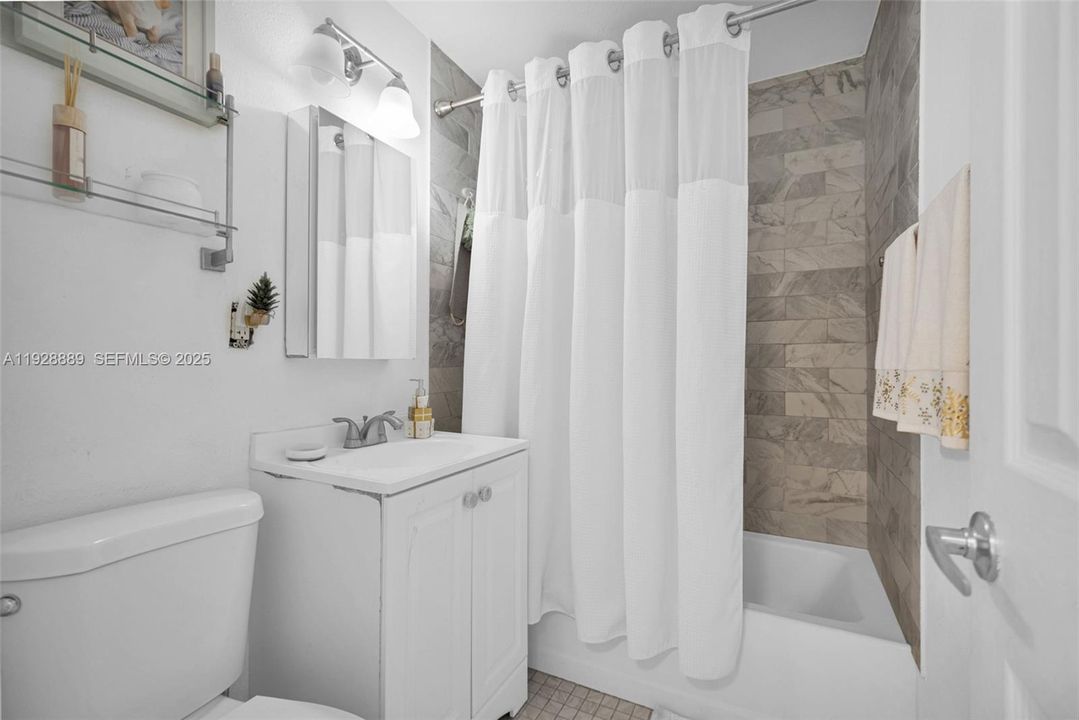 待售: $1,825,000 (0 贝兹, 0 浴室, 2428 平方英尺)