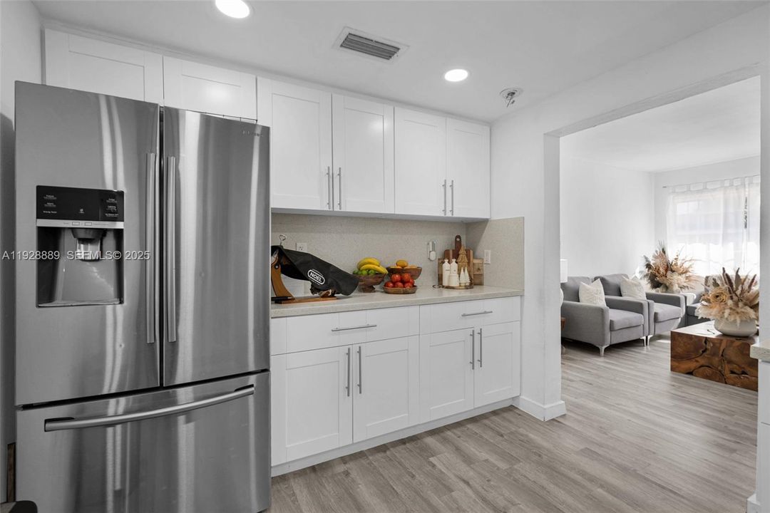 待售: $1,825,000 (0 贝兹, 0 浴室, 2428 平方英尺)