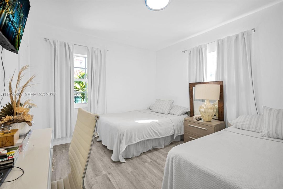 待售: $1,825,000 (0 贝兹, 0 浴室, 2428 平方英尺)