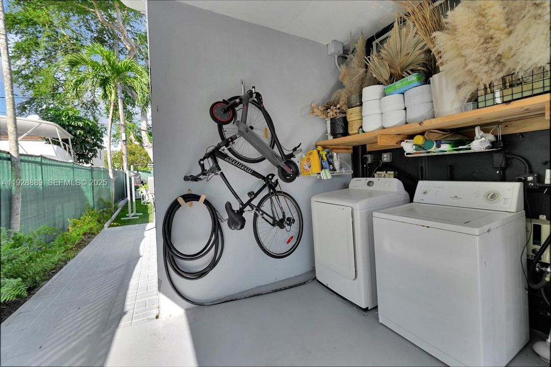 待售: $1,825,000 (0 贝兹, 0 浴室, 2428 平方英尺)