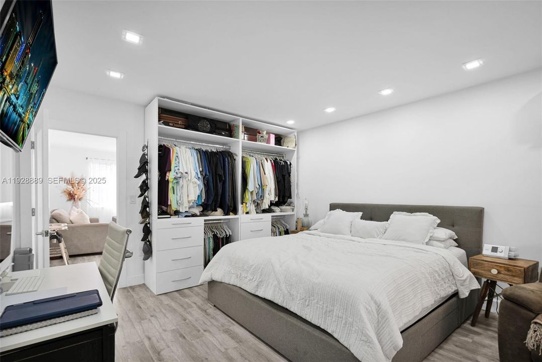 待售: $1,825,000 (0 贝兹, 0 浴室, 2428 平方英尺)