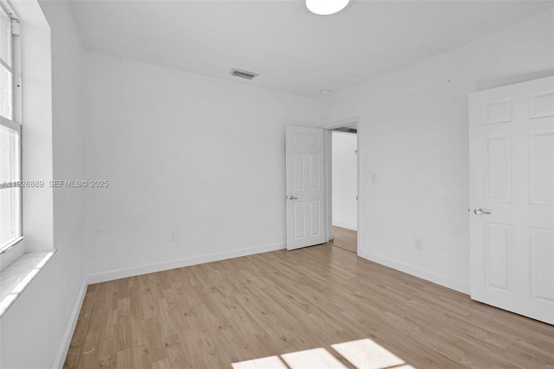 待售: $1,825,000 (0 贝兹, 0 浴室, 2428 平方英尺)