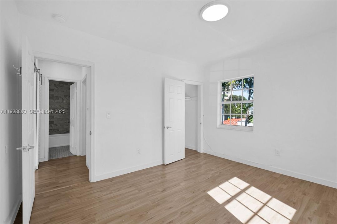 待售: $1,825,000 (0 贝兹, 0 浴室, 2428 平方英尺)