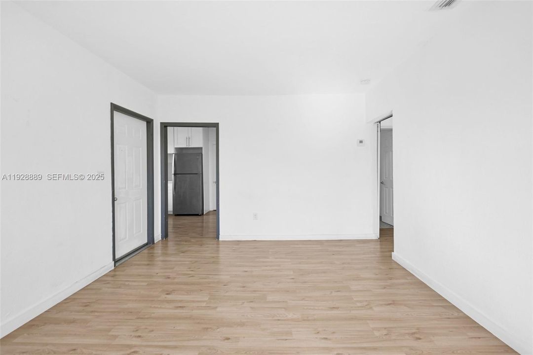 待售: $1,825,000 (0 贝兹, 0 浴室, 2428 平方英尺)