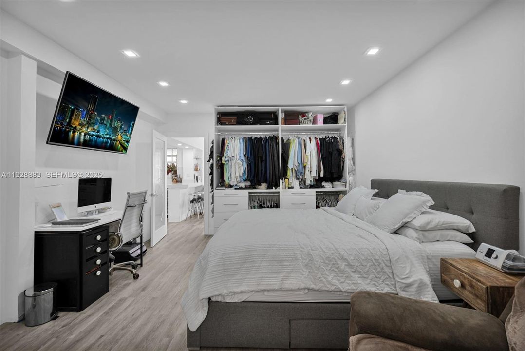 待售: $1,825,000 (0 贝兹, 0 浴室, 2428 平方英尺)