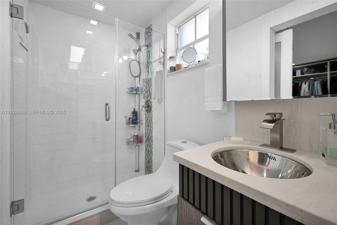 待售: $1,825,000 (0 贝兹, 0 浴室, 2428 平方英尺)