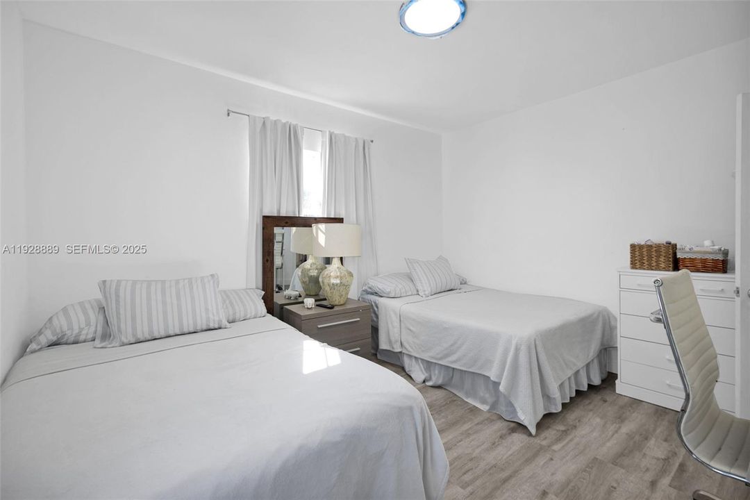 待售: $1,825,000 (0 贝兹, 0 浴室, 2428 平方英尺)