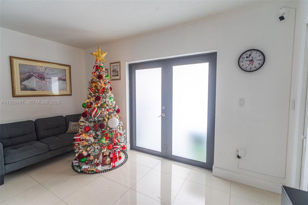 En Venta: $450,000 (2 camas, 1 baños, 1278 Pies cuadrados)