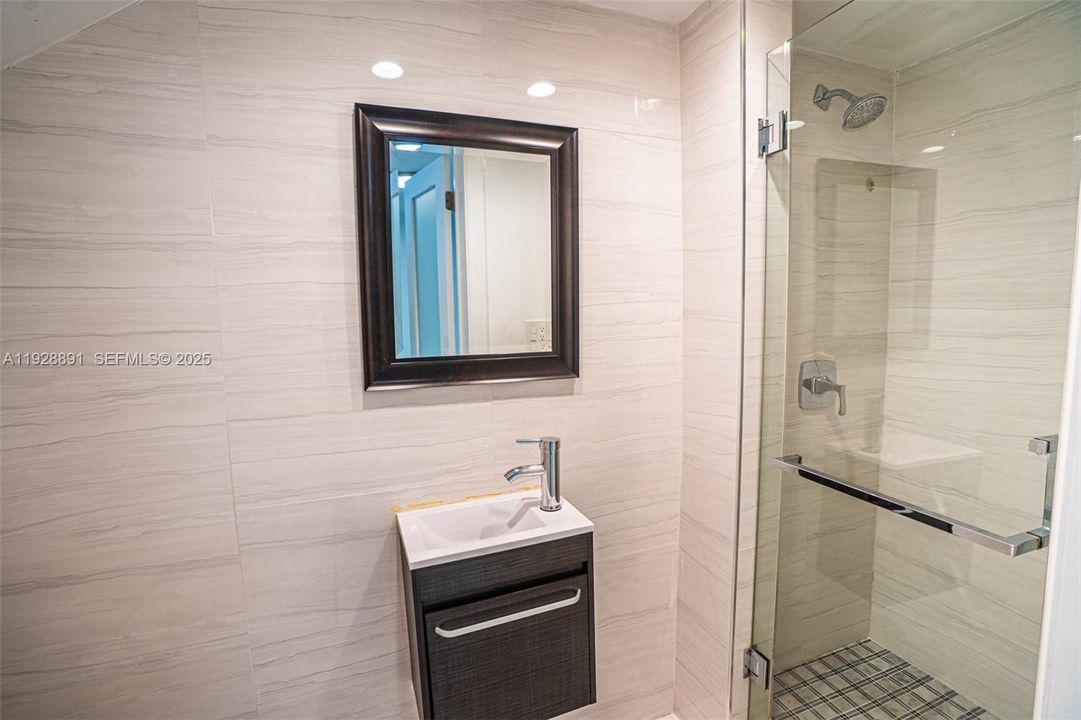 En Venta: $450,000 (2 camas, 1 baños, 1278 Pies cuadrados)