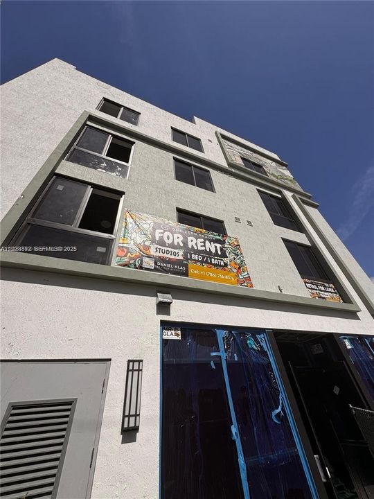 Recently Rented: $2,400 (2 beds, 1 baths, 0 Square Feet)