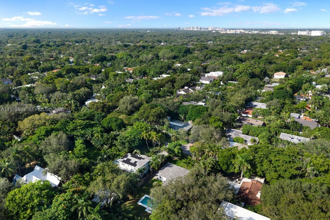 For Sale: $3,548,000 (3 beds, 2 baths, 1920 Square Feet)
