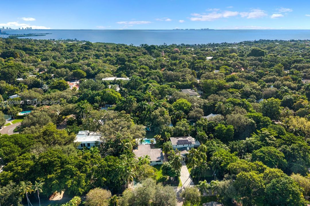 For Sale: $3,548,000 (3 beds, 2 baths, 1920 Square Feet)