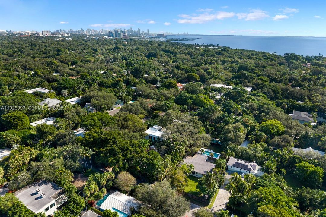 For Sale: $3,548,000 (3 beds, 2 baths, 1920 Square Feet)