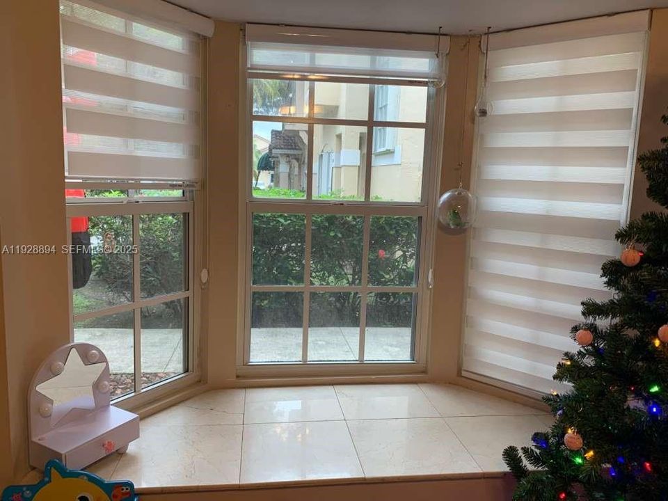 На продажу: $509,000 (3 спален, 2 ванн, 1638 Квадратных фут)