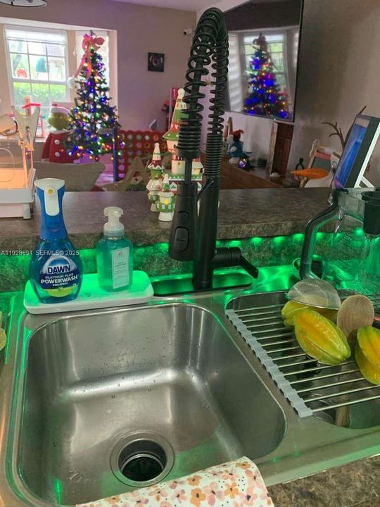 На продажу: $509,000 (3 спален, 2 ванн, 1638 Квадратных фут)