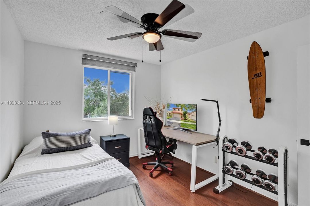 For Rent: $4,800 (4 beds, 2 baths, 1802 Square Feet)