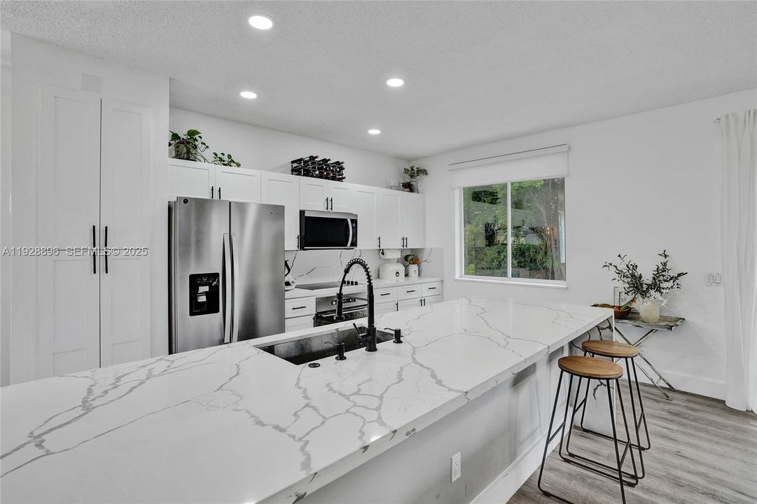 For Rent: $4,800 (4 beds, 2 baths, 1802 Square Feet)