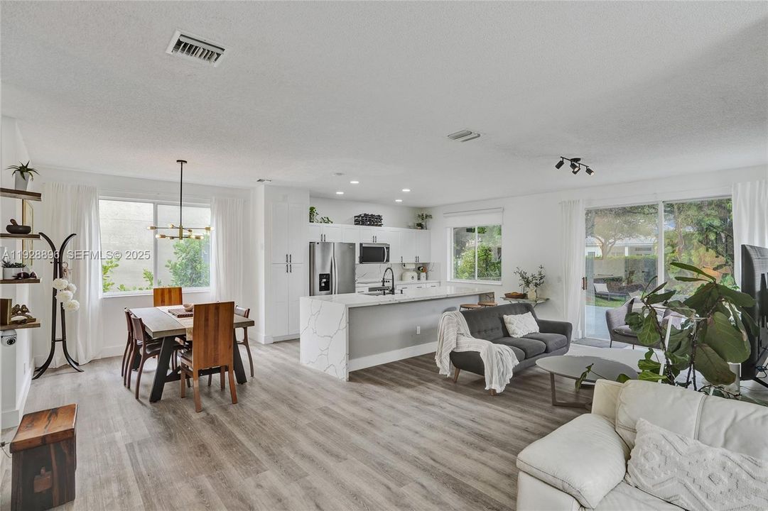 For Rent: $4,800 (4 beds, 2 baths, 1802 Square Feet)