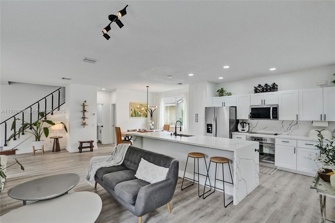 For Rent: $4,800 (4 beds, 2 baths, 1802 Square Feet)