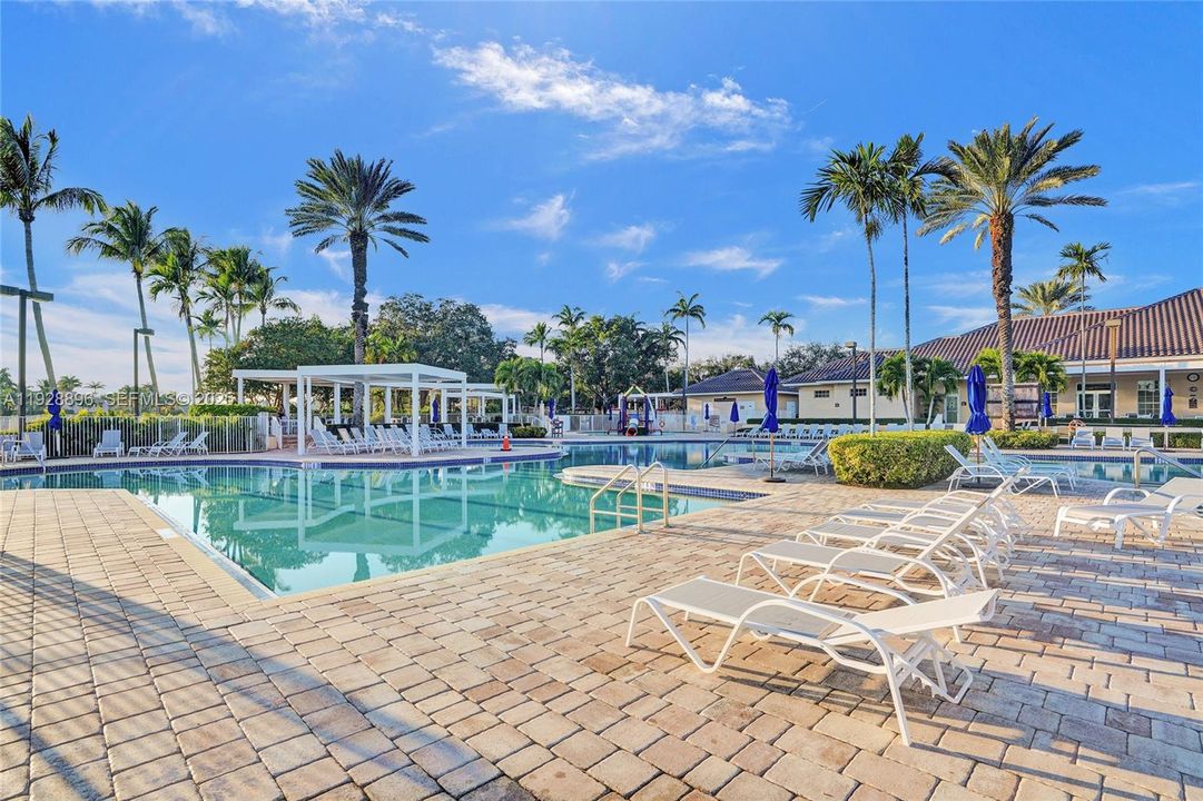 For Rent: $4,800 (4 beds, 2 baths, 1802 Square Feet)