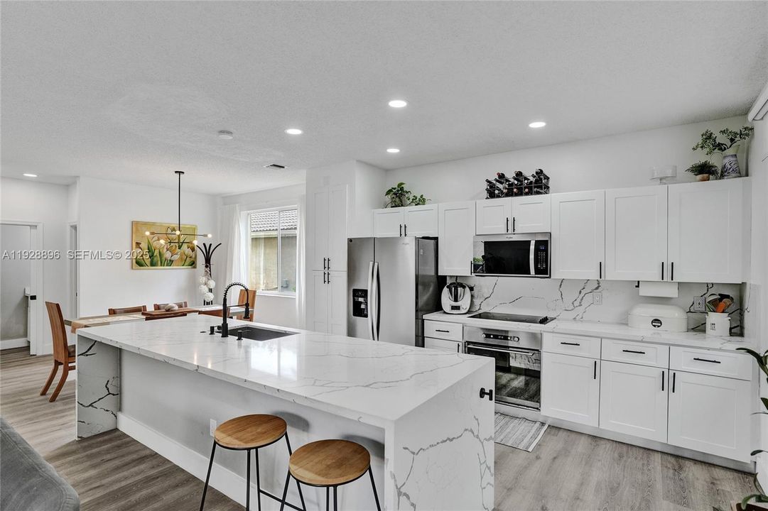 For Rent: $4,800 (4 beds, 2 baths, 1802 Square Feet)