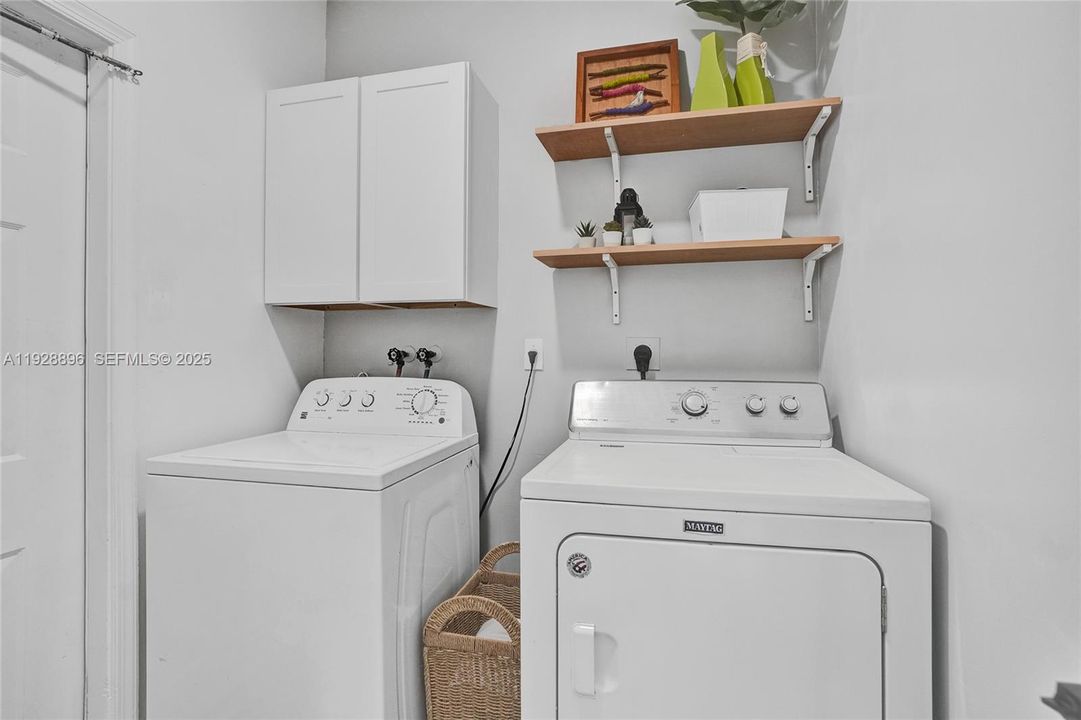 For Rent: $4,800 (4 beds, 2 baths, 1802 Square Feet)