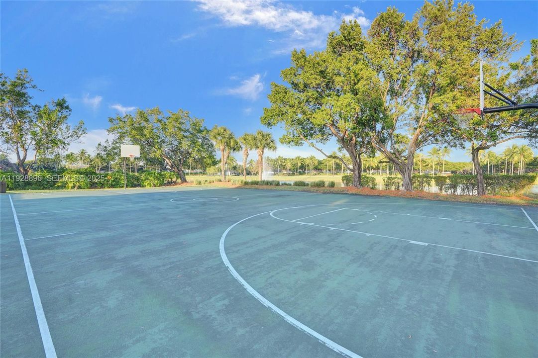 For Rent: $4,800 (4 beds, 2 baths, 1802 Square Feet)