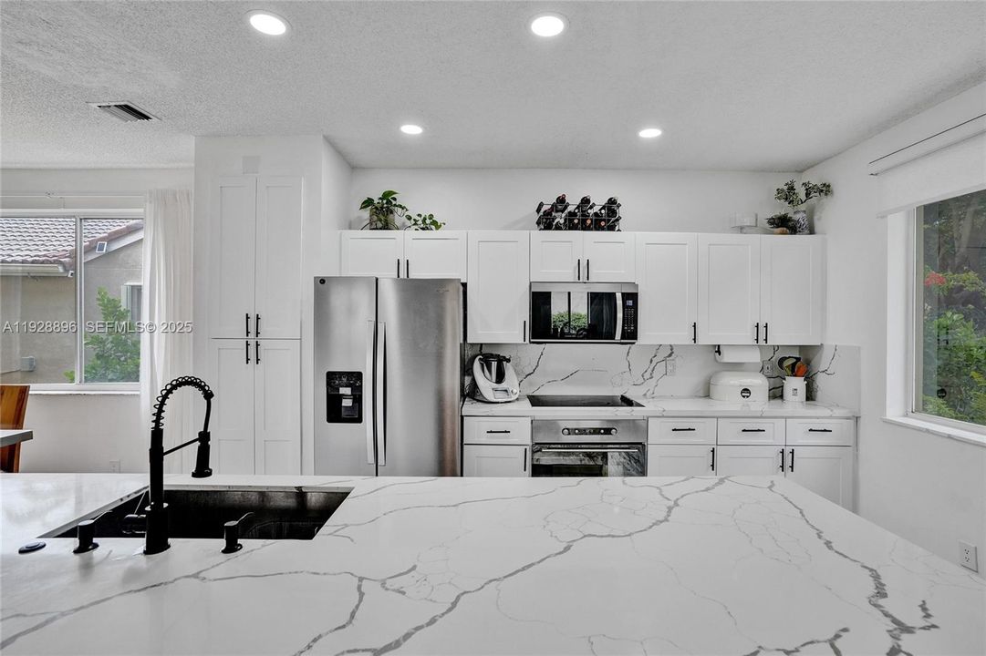 For Rent: $4,800 (4 beds, 2 baths, 1802 Square Feet)