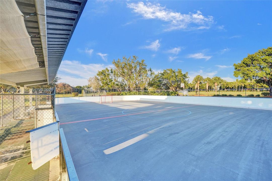 For Rent: $4,800 (4 beds, 2 baths, 1802 Square Feet)