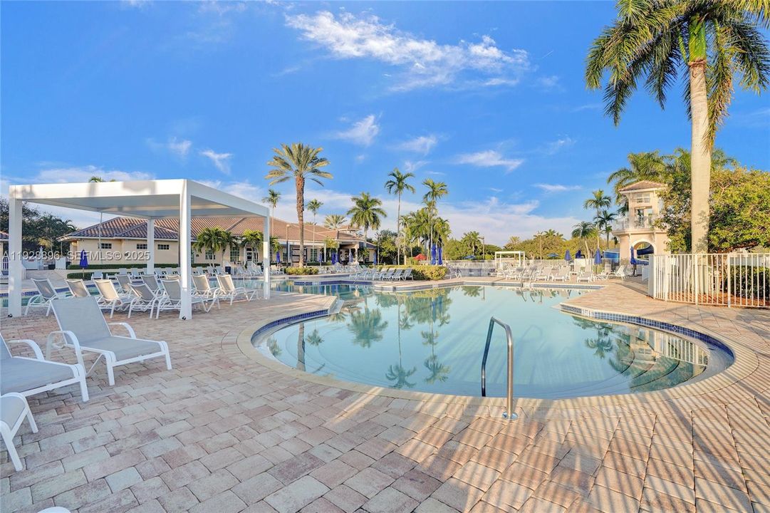 For Rent: $4,800 (4 beds, 2 baths, 1802 Square Feet)