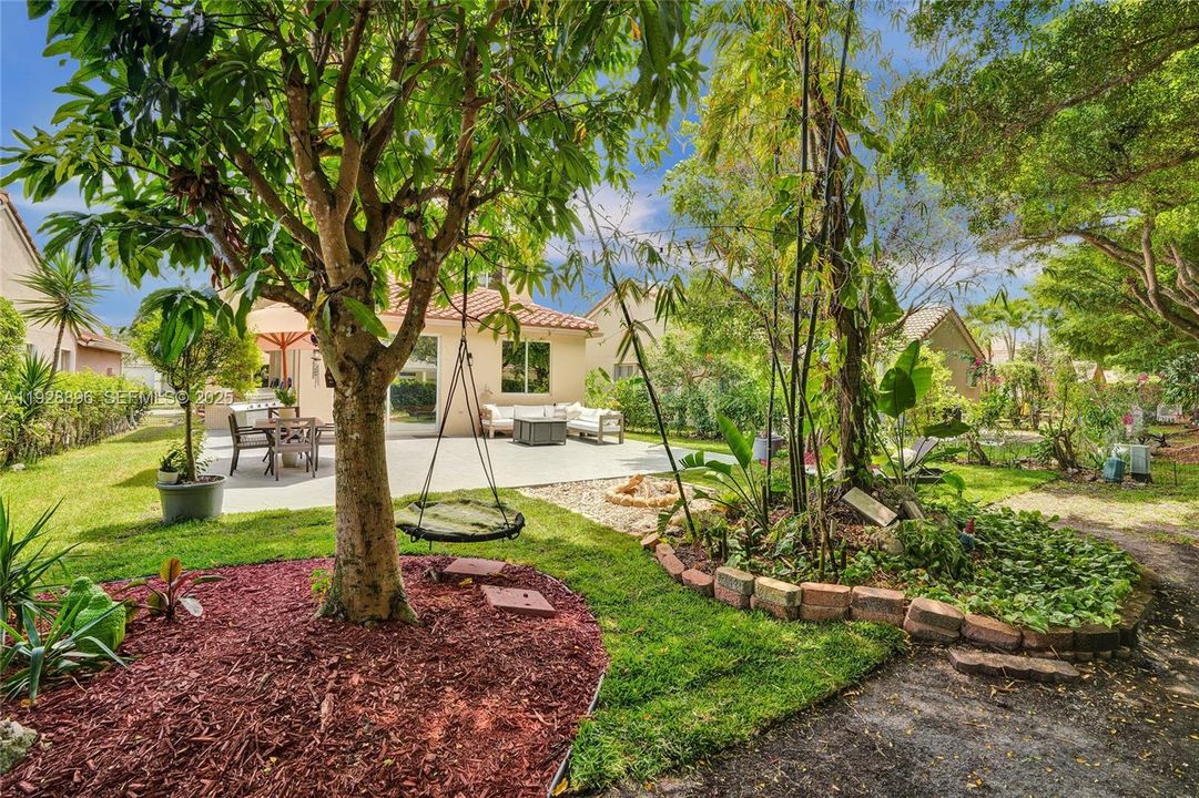 For Rent: $4,800 (4 beds, 2 baths, 1802 Square Feet)