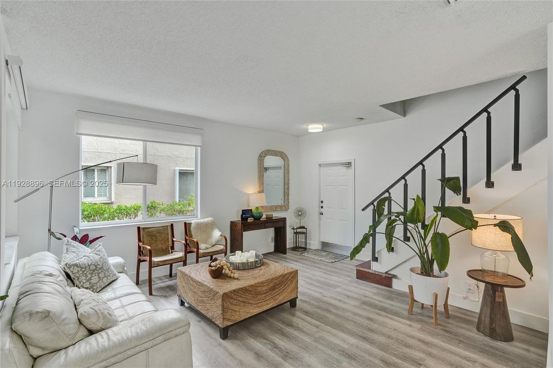 For Rent: $4,800 (4 beds, 2 baths, 1802 Square Feet)