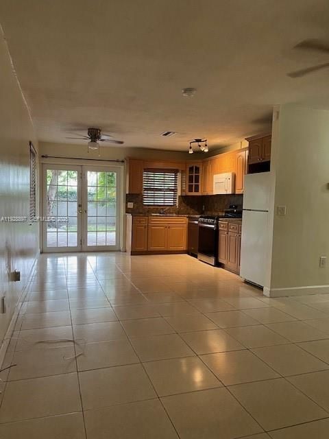 For Rent: $2,600 (2 beds, 2 baths, 952 Square Feet)