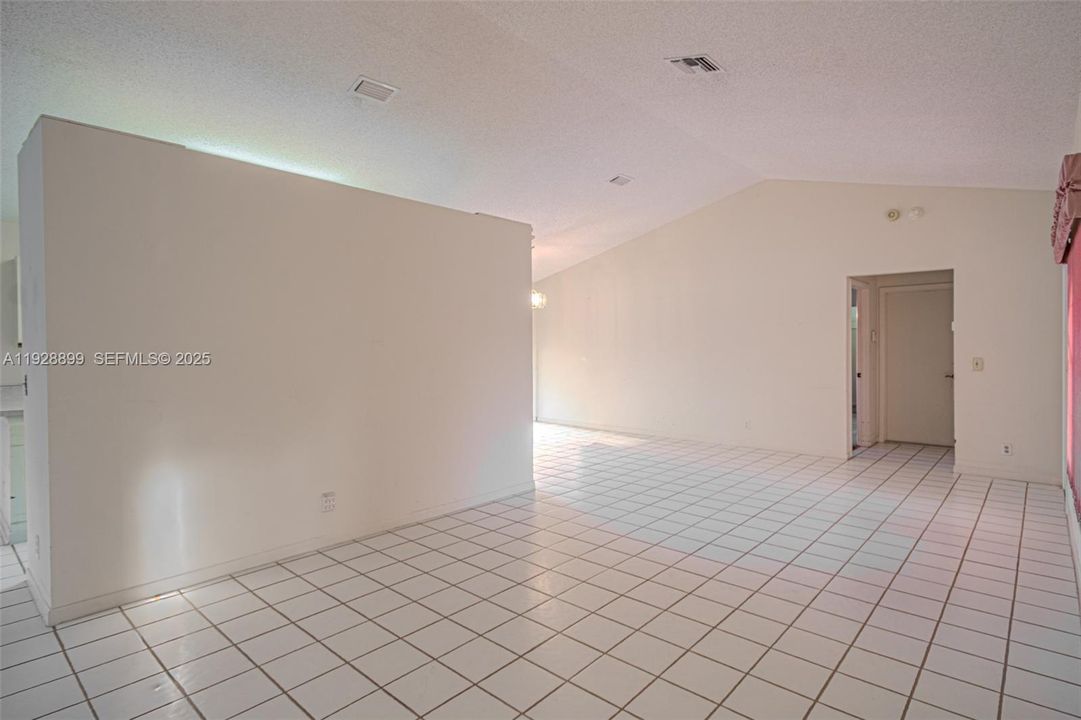 For Sale: $580,000 (3 beds, 2 baths, 1584 Square Feet)