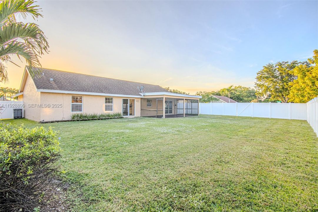 For Sale: $580,000 (3 beds, 2 baths, 1584 Square Feet)