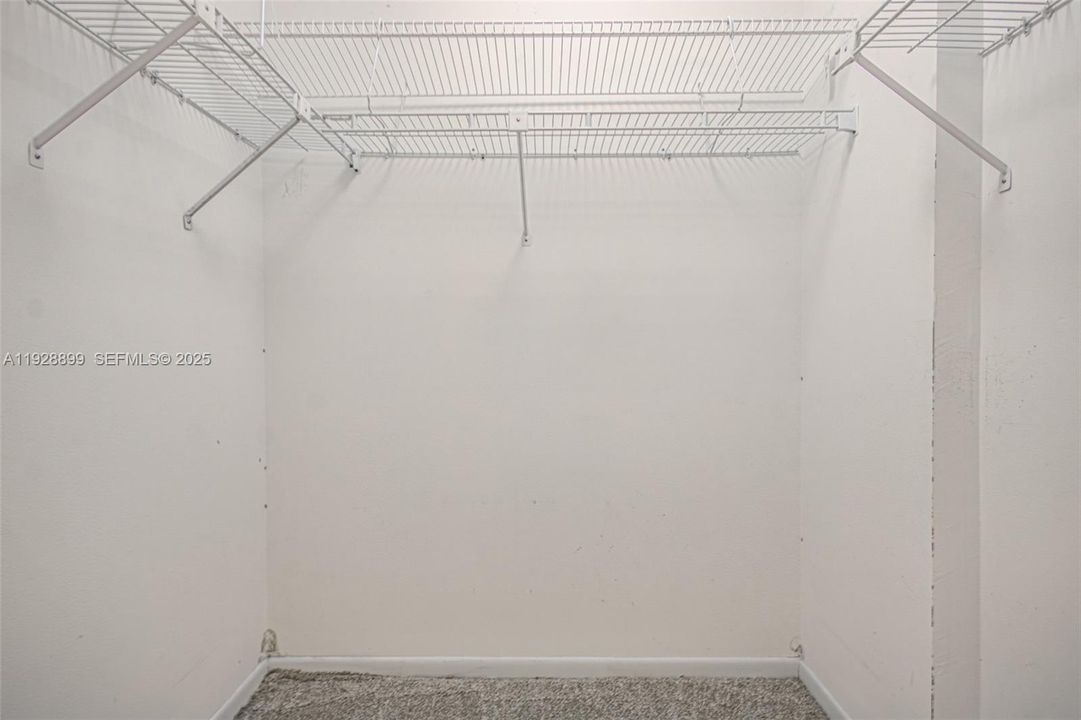 For Sale: $580,000 (3 beds, 2 baths, 1584 Square Feet)