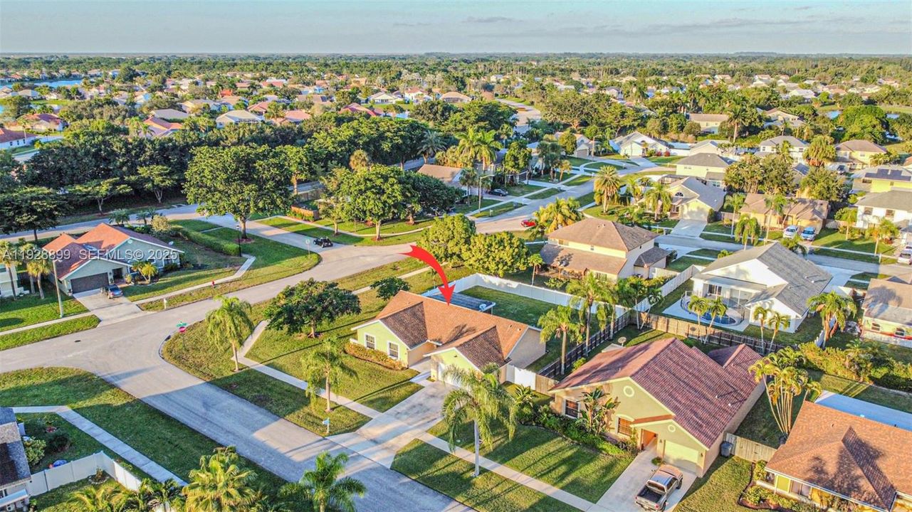 For Sale: $580,000 (3 beds, 2 baths, 1584 Square Feet)