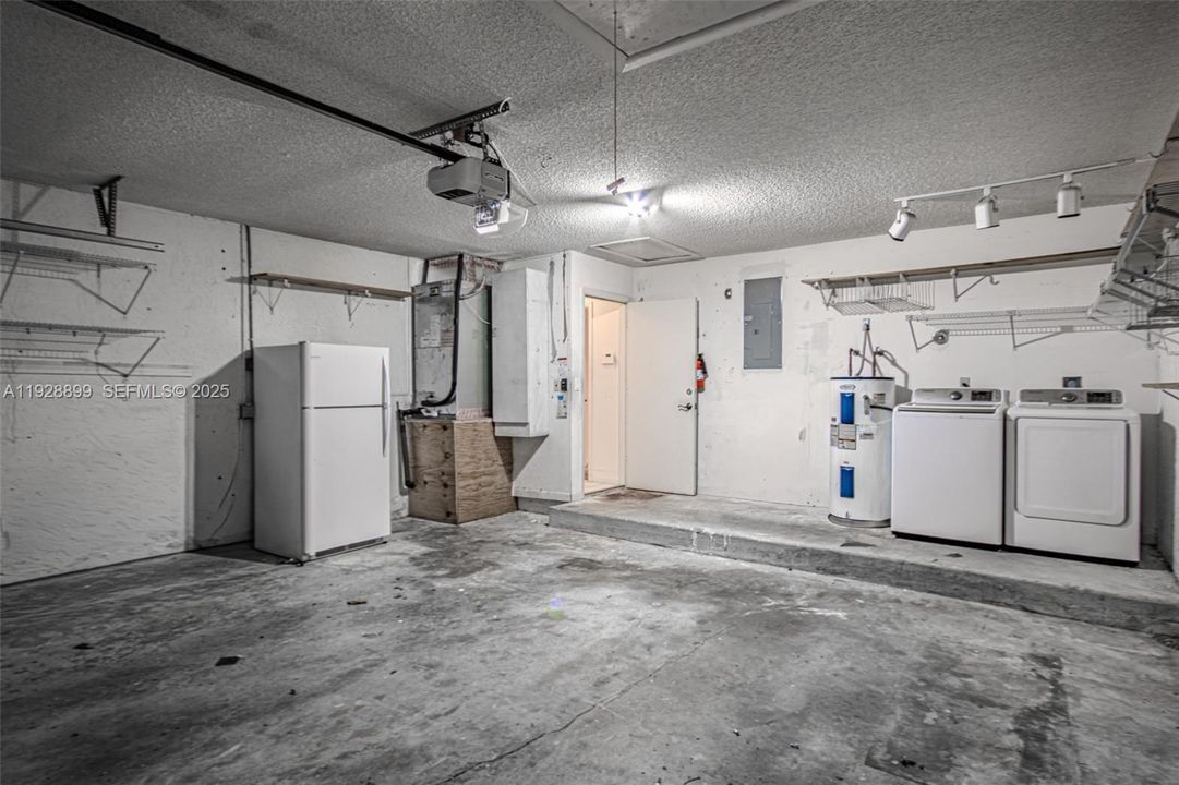 For Sale: $580,000 (3 beds, 2 baths, 1584 Square Feet)