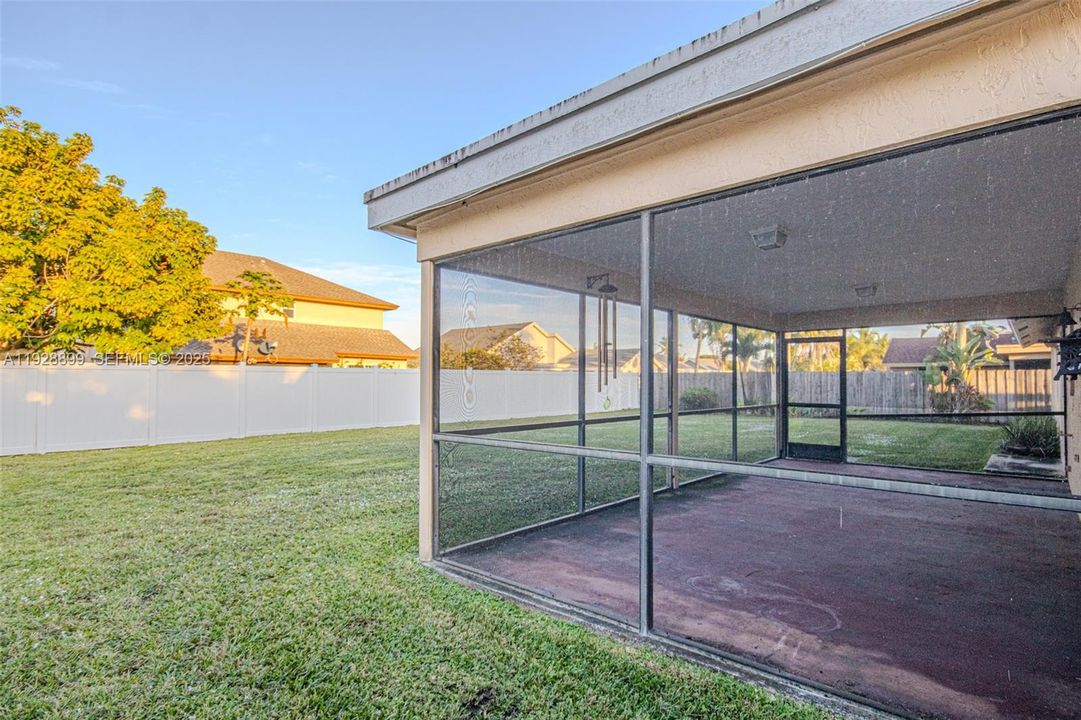 For Sale: $580,000 (3 beds, 2 baths, 1584 Square Feet)