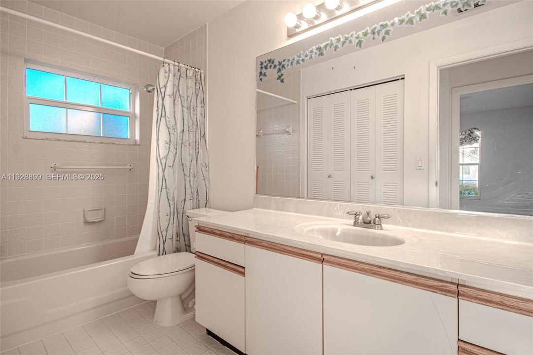 For Sale: $580,000 (3 beds, 2 baths, 1584 Square Feet)