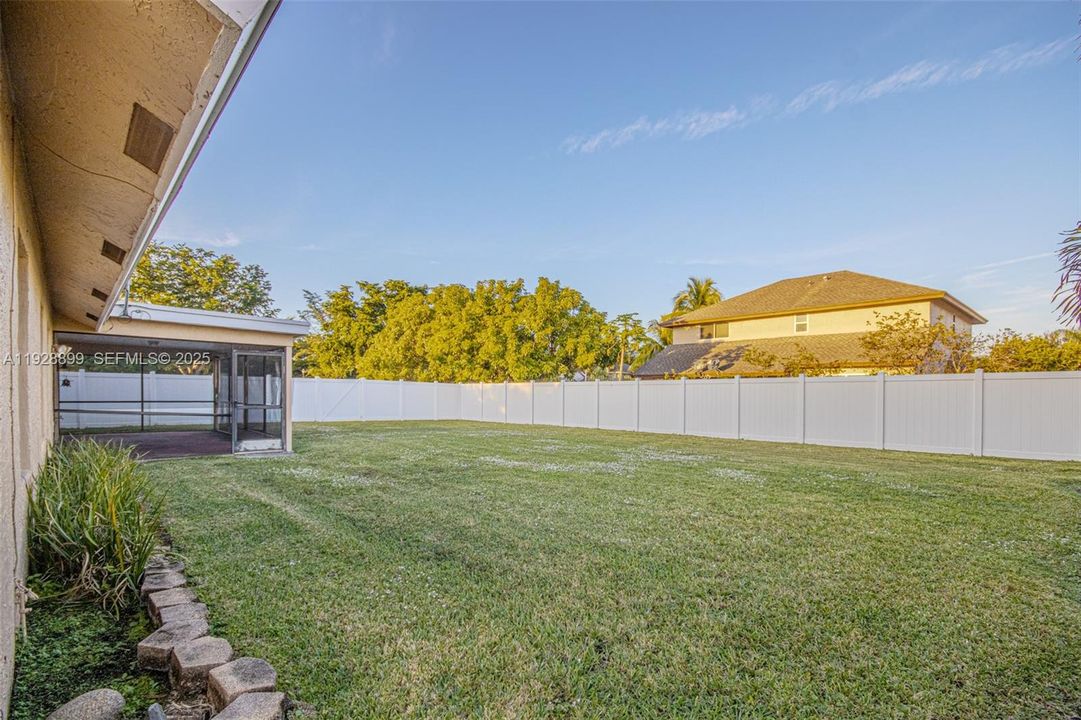 For Sale: $580,000 (3 beds, 2 baths, 1584 Square Feet)