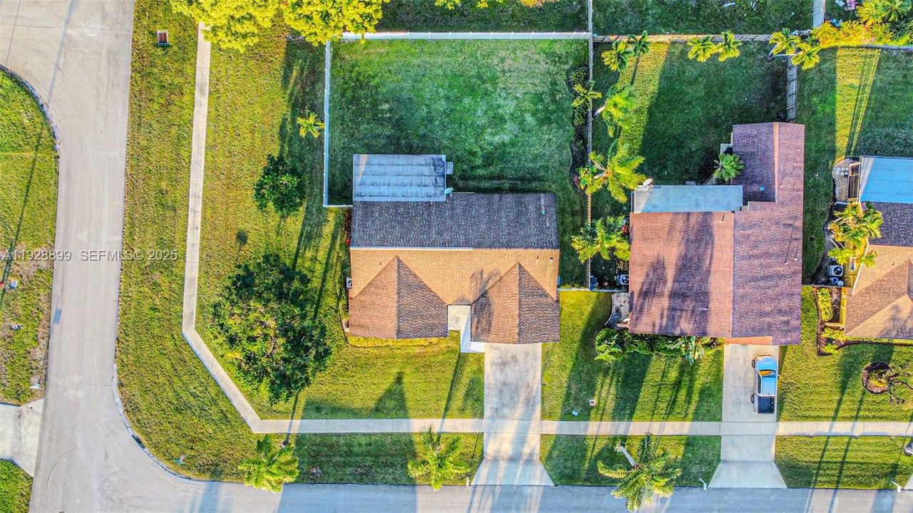 For Sale: $580,000 (3 beds, 2 baths, 1584 Square Feet)