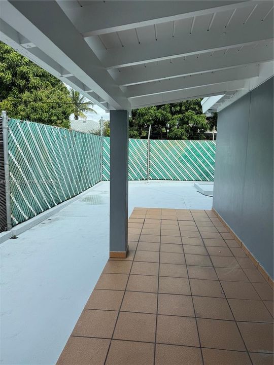 В аренду: $3,500 (3 спален, 2 ванн, 1929 Квадратных фут)