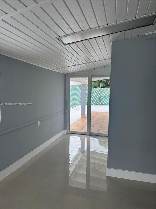 В аренду: $3,500 (3 спален, 2 ванн, 1929 Квадратных фут)