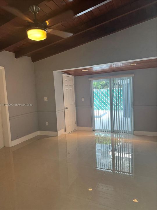 В аренду: $3,500 (3 спален, 2 ванн, 1929 Квадратных фут)