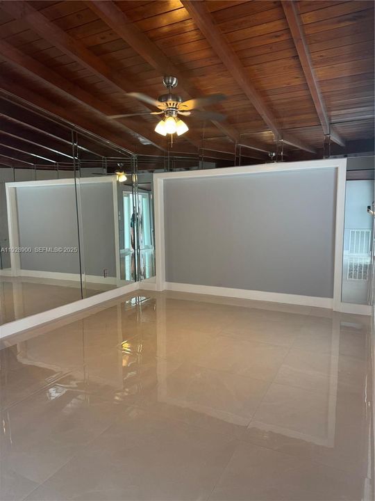 В аренду: $3,500 (3 спален, 2 ванн, 1929 Квадратных фут)