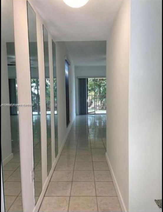 В аренду: $2,400 (2 спален, 2 ванн, 1194 Квадратных фут)