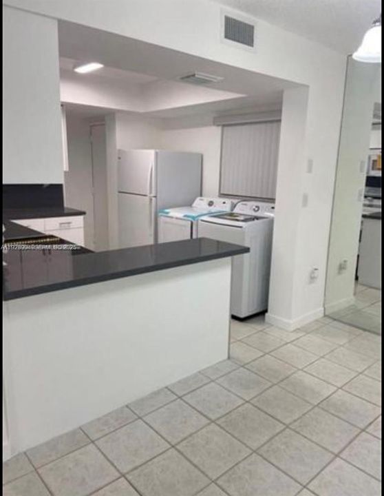 В аренду: $2,400 (2 спален, 2 ванн, 1194 Квадратных фут)