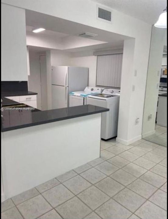 В аренду: $2,400 (2 спален, 2 ванн, 1194 Квадратных фут)