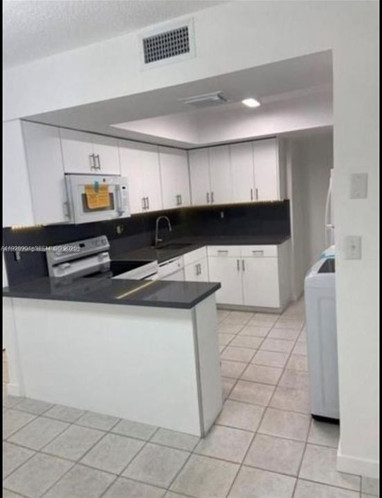 В аренду: $2,400 (2 спален, 2 ванн, 1194 Квадратных фут)